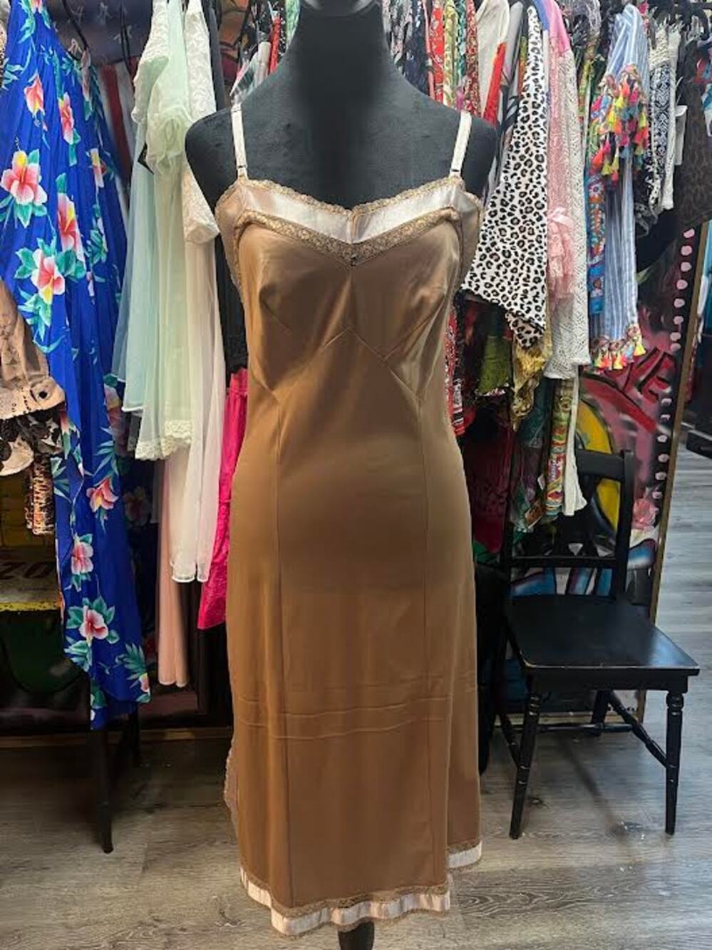 VINTAGE HENSON BROWN SLIP (SMALL)